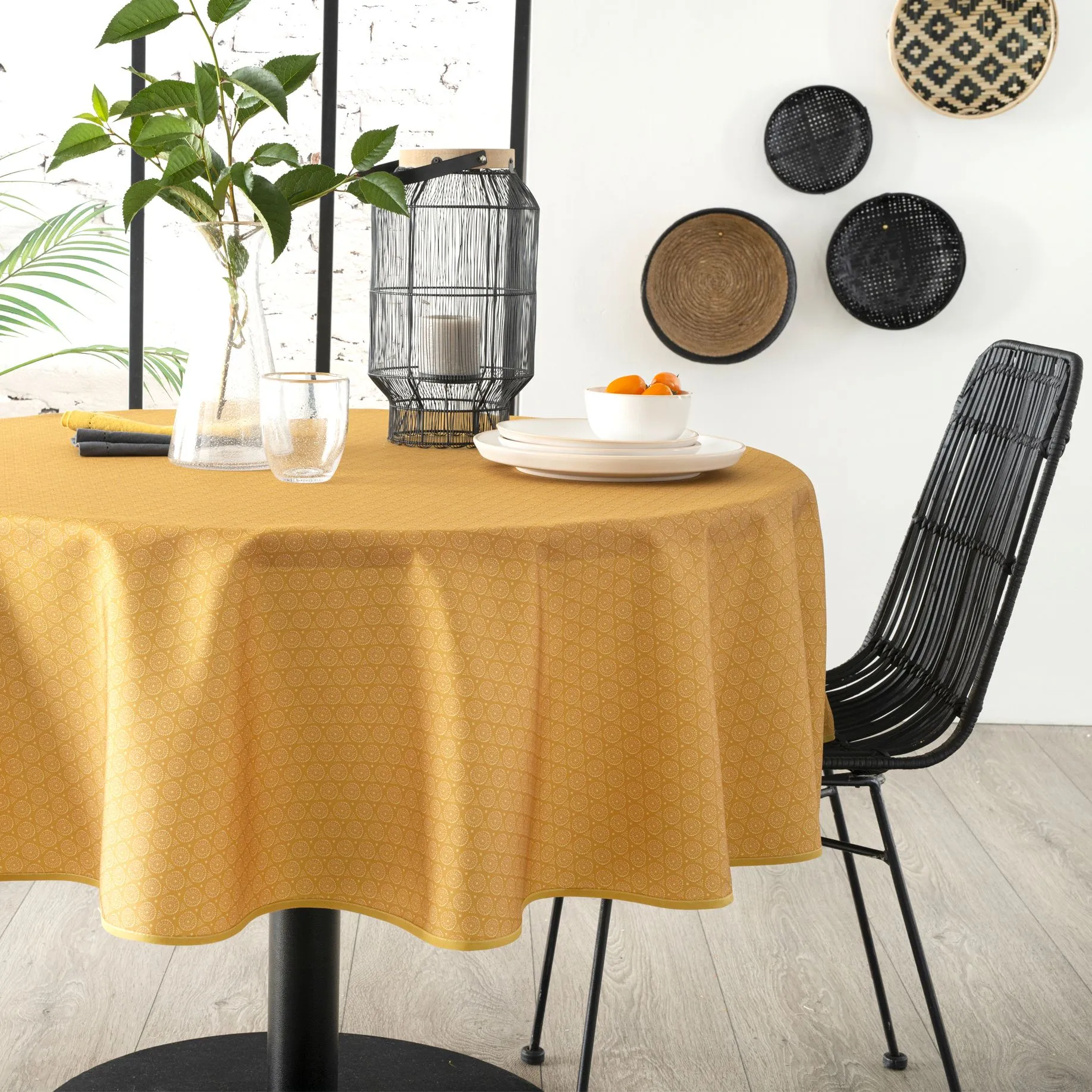 Mantel redondo anti mancha (D180 cm) Etnik Amarillo ocre - Mantelería - Eminza Mantel redondo anti mancha (D180 cm) Etnik Amarillo ocre - Mantelería - Eminza
