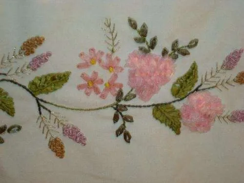 Bordados con listón para un mantel - Imagui Bordados con listón para un mantel - Imagui