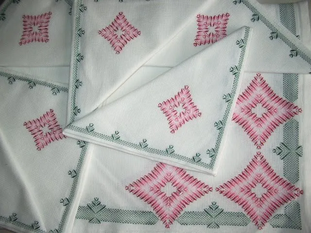 Manteles de punto yugoslavo - Imagui