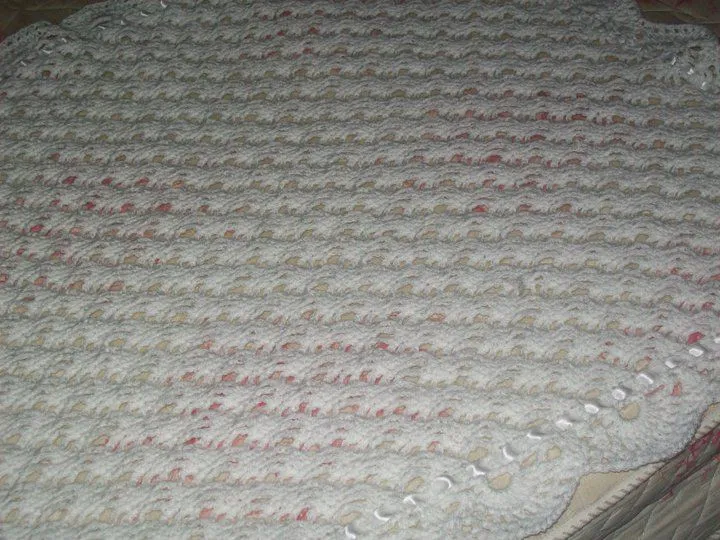 Pañoletas para bebé a dos agujas - Imagui