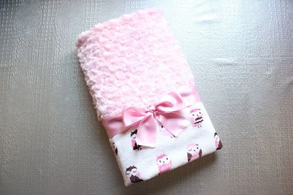 hacer manta bebe | Aprender manualidades es facilisimo.