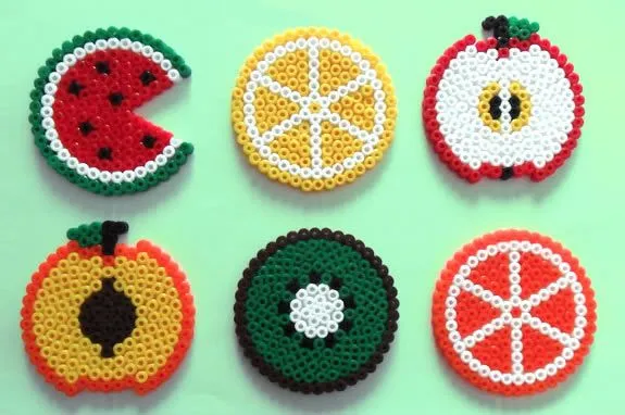 Manualidad: Posavasos hechos con hama beads