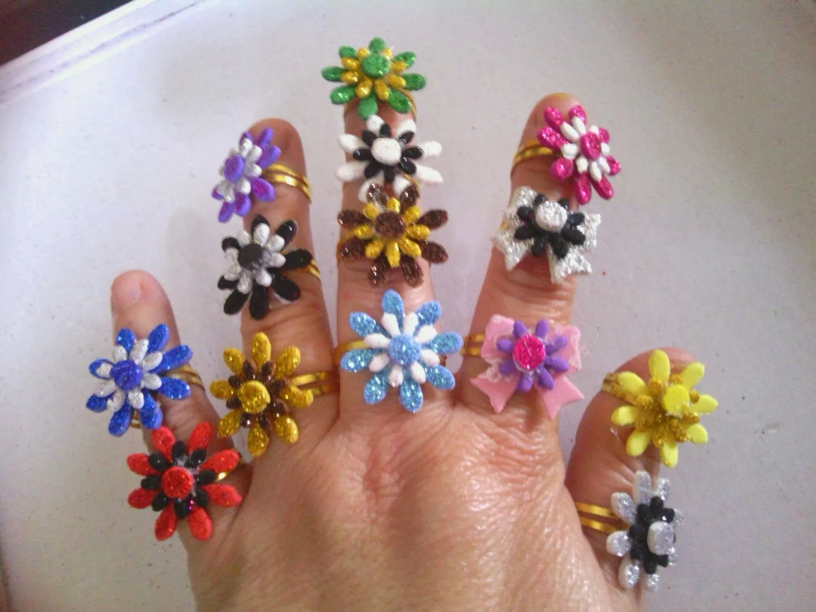 MIS MANUALIDADES: Anillos adaptables de Foamy MIS MANUALIDADES: Anillos adaptables de Foamy