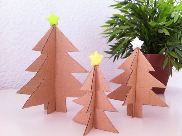 Manualidades: Cómo hacer un árbol para Navidad de cartón