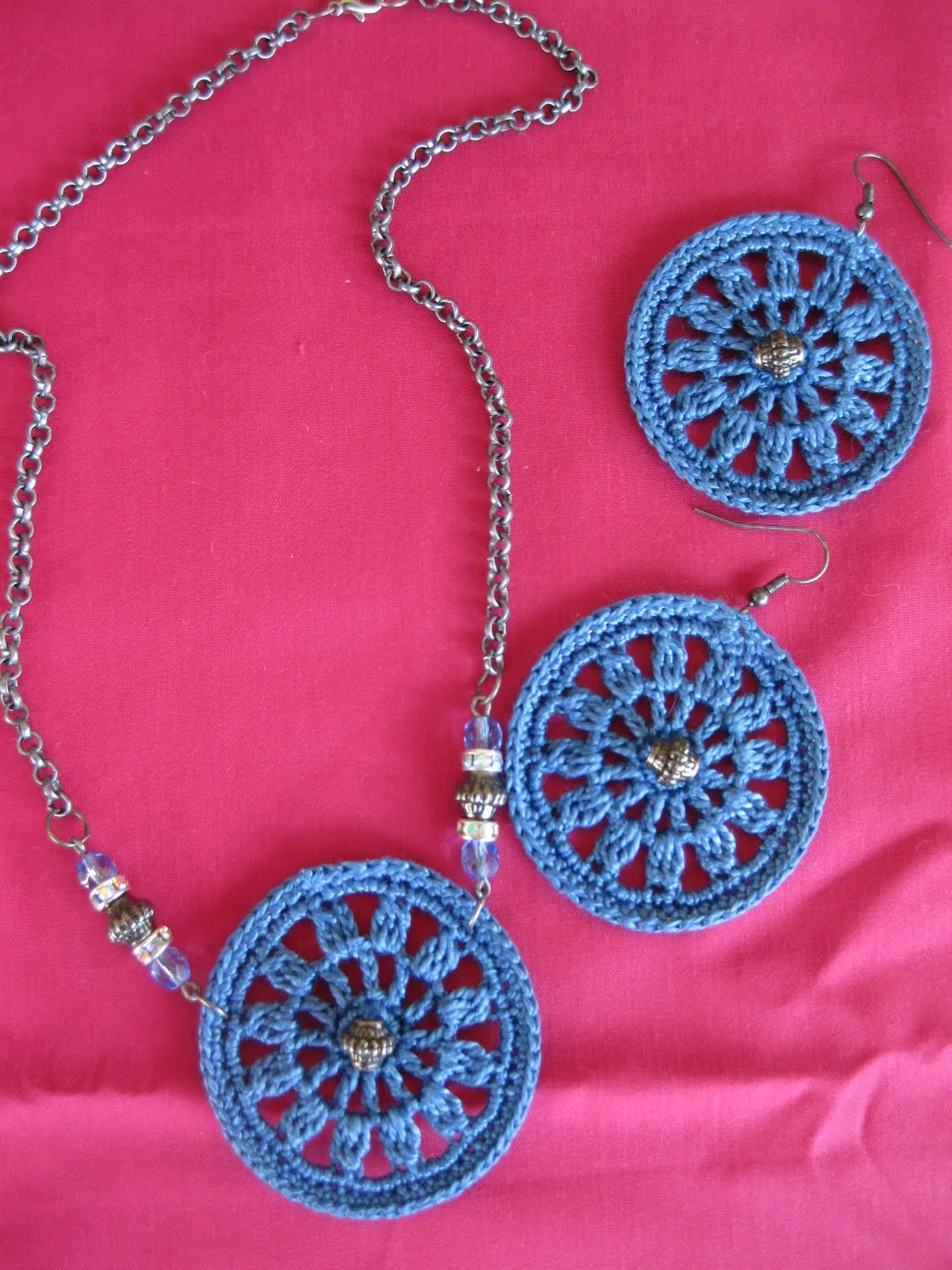 MANUALIDADES Y MUCHO MAS ...: BISUTERIA CON GANCHILLO - IDEAS MANUALIDADES Y MUCHO MAS ...: BISUTERIA CON GANCHILLO - IDEAS