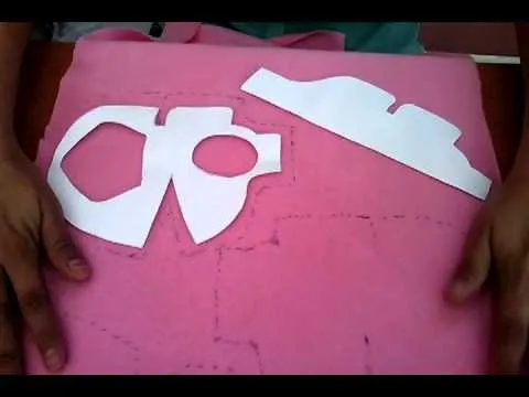 Manualidades: Cómo hacer un cerdito de peluche - YouTube Manualidades: Cómo hacer un cerdito de peluche - YouTube