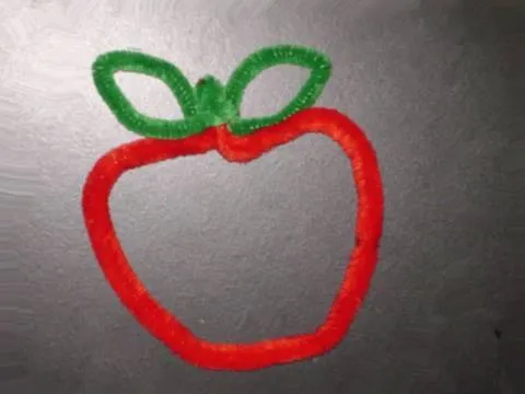 Manualidades de chenilla: Manzana hecha con limpiapipas - YouTube