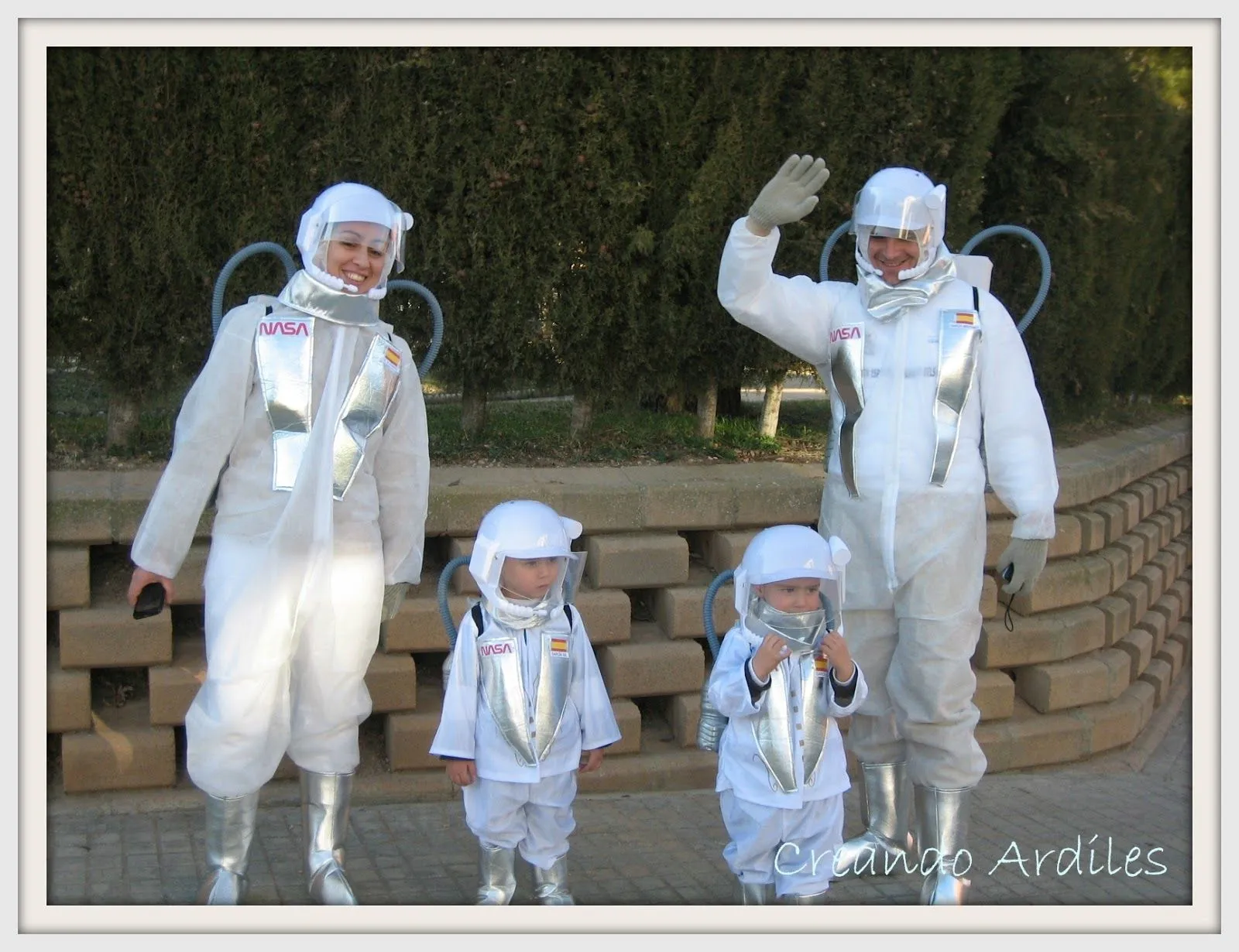 Manualidades, costura, recetas y muchos, muchos ardiles... | Disfraz de astronauta casero, Traje de astronauta, Disfraces caseros Manualidades, costura, recetas y muchos, muchos ardiles... | Disfraz de astronauta casero, Traje de astronauta, Disfraces caseros