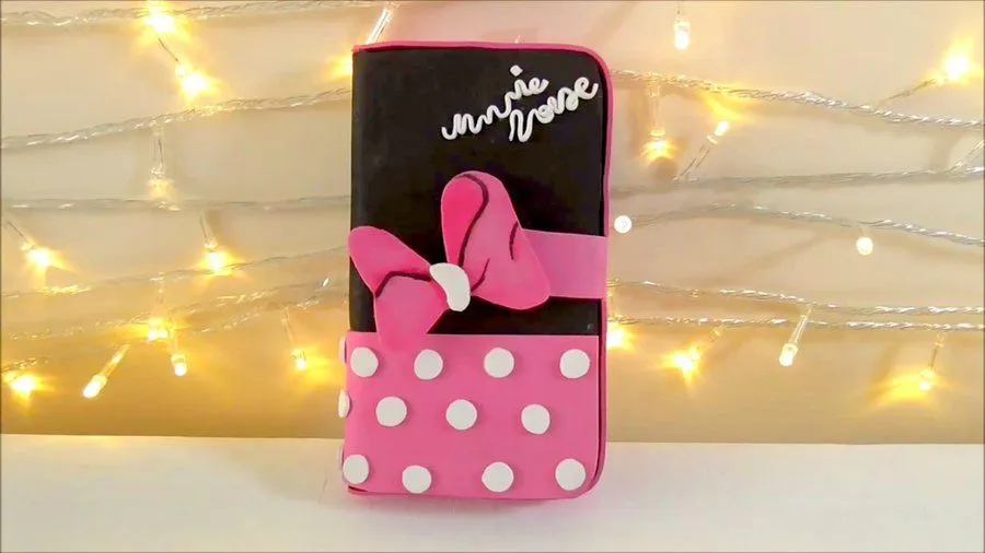 Manualidades DIY: funda de móvil celular de Minnie Mouse de goma ... Manualidades DIY: funda de móvil celular de Minnie Mouse de goma ...