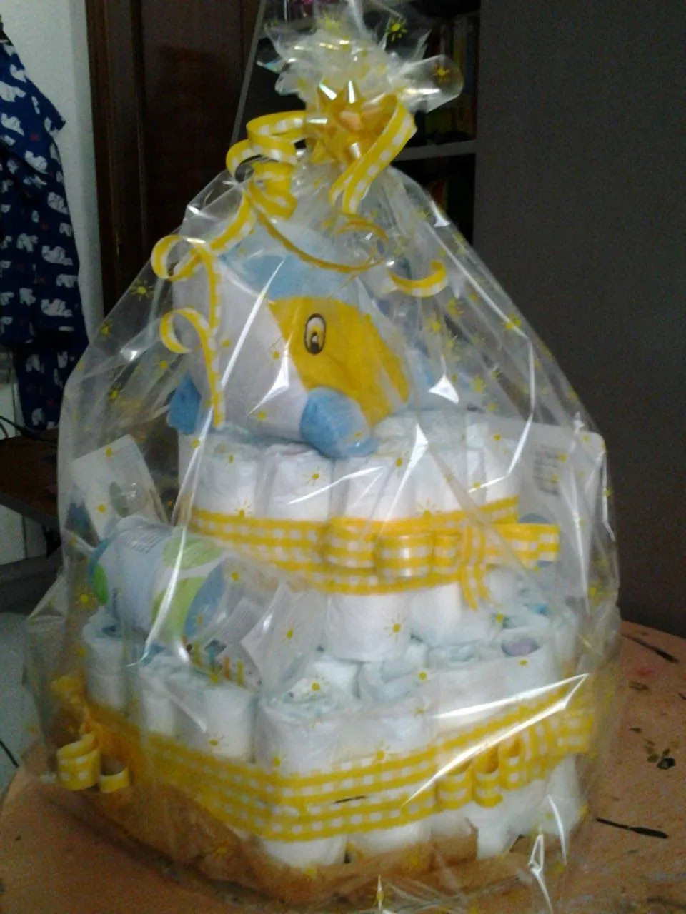 MANUALIDADES Y OTROS ENTRETENIMIENTOS: Tarta de pañales MANUALIDADES Y OTROS ENTRETENIMIENTOS: Tarta de pañales
