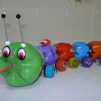 Como Hacer Una Alcancia Con Botellas Recicladas Manualidades Para ... Como Hacer Una Alcancia Con Botellas Recicladas Manualidades Para ...
