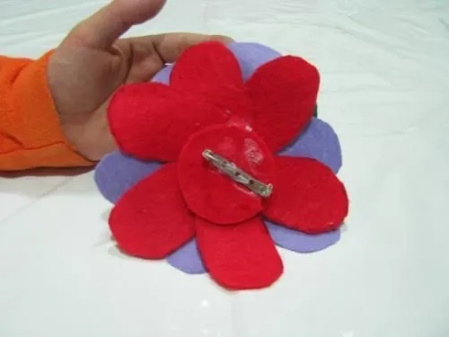 Manualidades: una flor con fieltro | Educación 2.0 Manualidades: una flor con fieltro | Educación 2.0