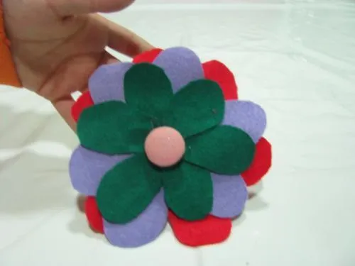 Manualidades: una flor con fieltro | Educación 2.0 Manualidades: una flor con fieltro | Educación 2.0