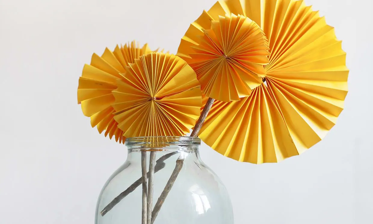 Manualidades: flores de papel para decorar paso a paso Manualidades: flores de papel para decorar paso a paso