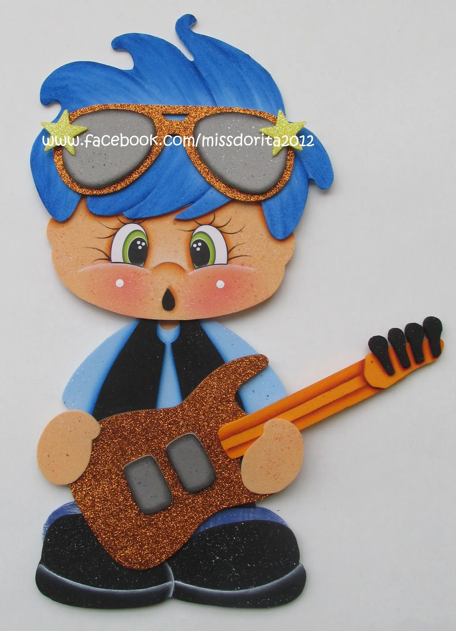 Manualidades en Foami Miss Dorita: Niño Rockero en Foami Manualidades en Foami Miss Dorita: Niño Rockero en Foami