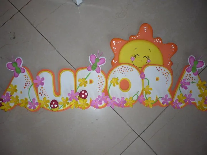 Nombres en foami con moldes - Imagui