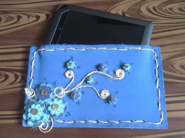 Cómo hacer un forro para tablet con goma eva - Guía de MANUALIDADES Cómo hacer un forro para tablet con goma eva - Guía de MANUALIDADES