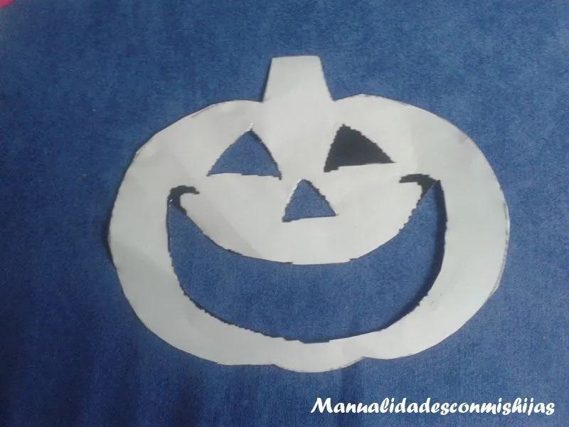 Manualidades con mis hijas: Calabaza de foami para Halloween Manualidades con mis hijas: Calabaza de foami para Halloween