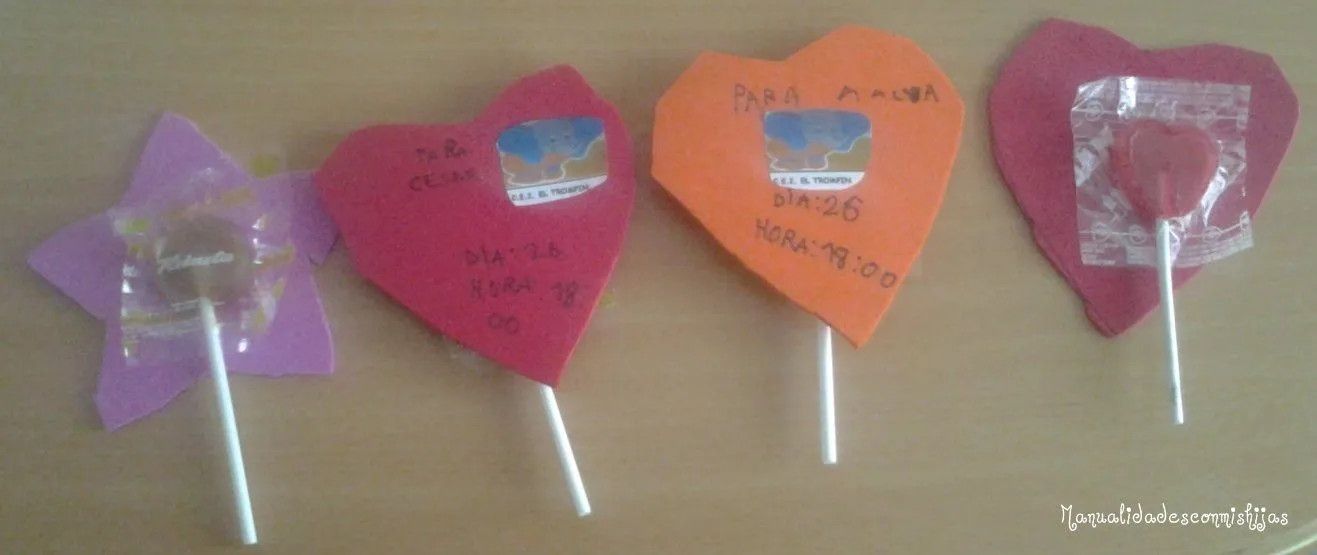 Manualidades con mis hijas: Invitaciones de cumpleaños de foami Manualidades con mis hijas: Invitaciones de cumpleaños de foami