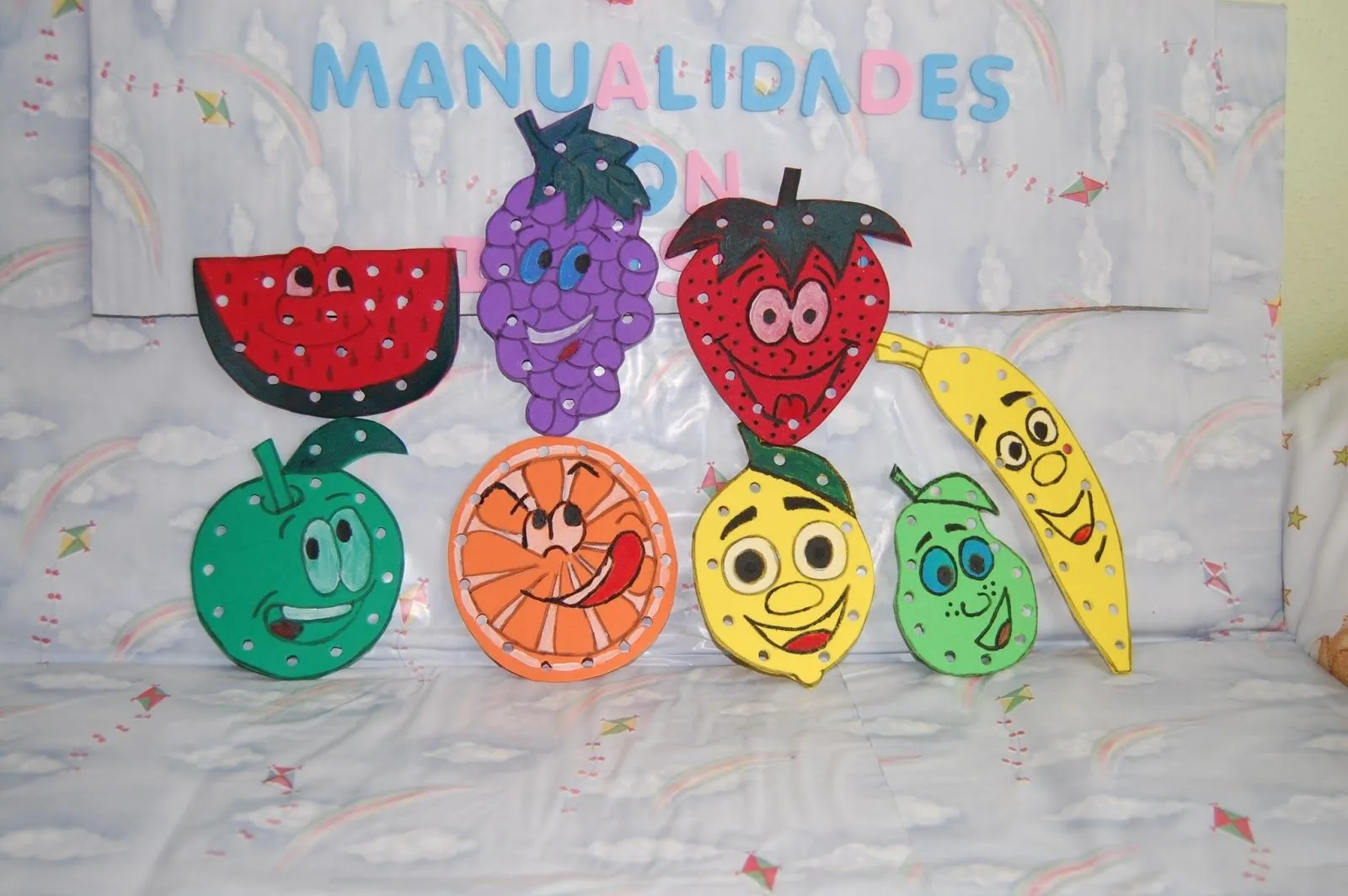 Manualidades con ilusion: COSER FRUTAS