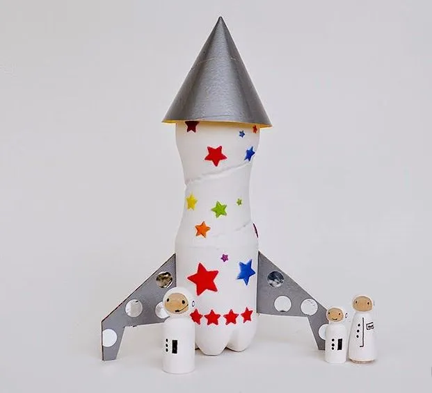 Manualidades infantiles, cohete espacial | Manualidades Recicladas Manualidades infantiles, cohete espacial | Manualidades Recicladas
