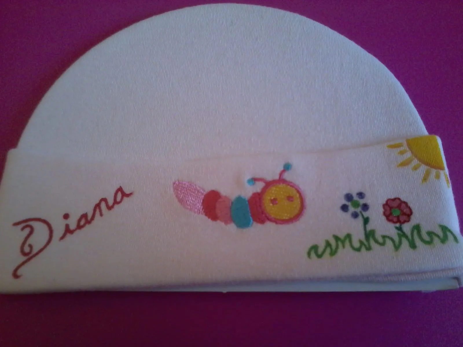 Manualidades mi nicole: GORRITO PARA BEBE RECIEN NACIDO