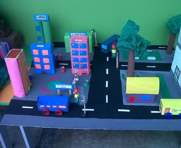 Manualidades para niños con material reciclado: bosques, parques y ... Manualidades para niños con material reciclado: bosques, parques y ...