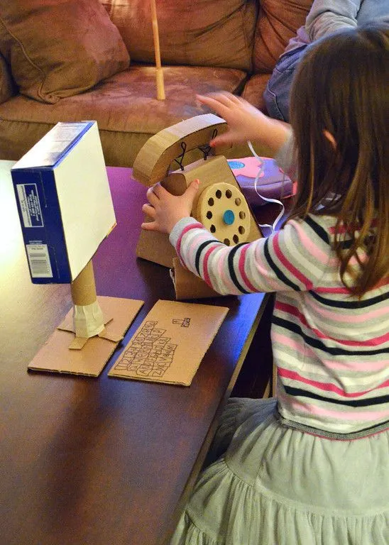 MANUALIDADES PARA NIÑOS: UN TELÉFONO DE CARTÓN - SOMOSDECO Blog de ... MANUALIDADES PARA NIÑOS: UN TELÉFONO DE CARTÓN - SOMOSDECO Blog de ...