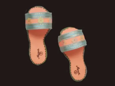 Manualidades de papel: zapatillas para colgar en su pared o en su ...