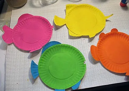 Manualidades: peces tropicales de colores - Decoracion - EstiloPeques Manualidades: peces tropicales de colores - Decoracion - EstiloPeques