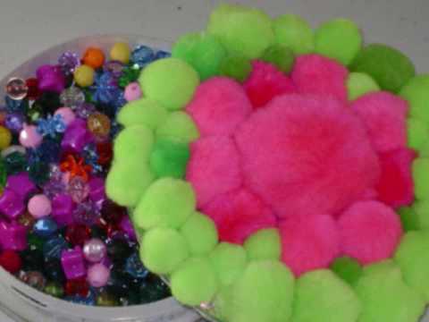 Manualidades con Pomponés: Cómo hacer una Pato de pompones