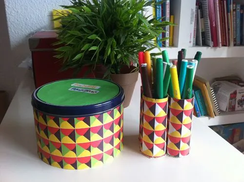 Manualidades: Cómo hacer un portalápices con rollos de cartón Manualidades: Cómo hacer un portalápices con rollos de cartón