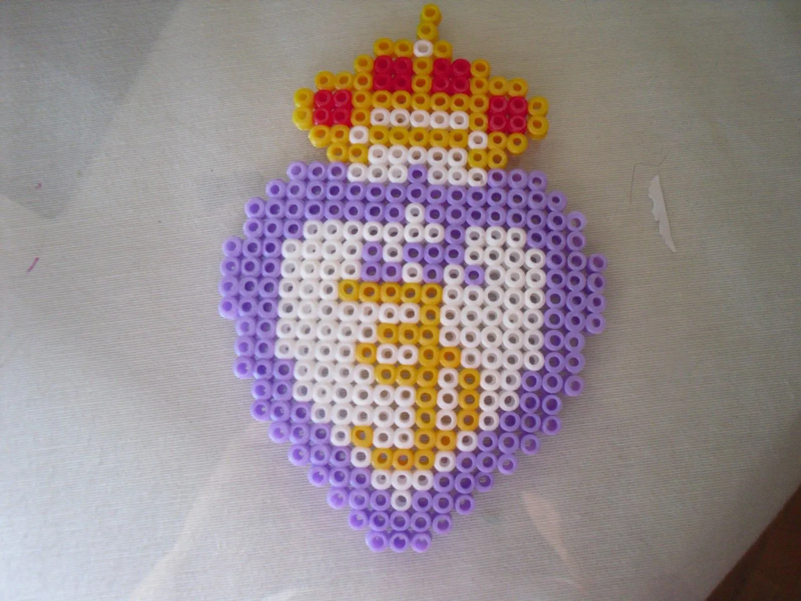Manualidades con pyssla: Pyssla escudos y banderas Manualidades con pyssla: Pyssla escudos y banderas