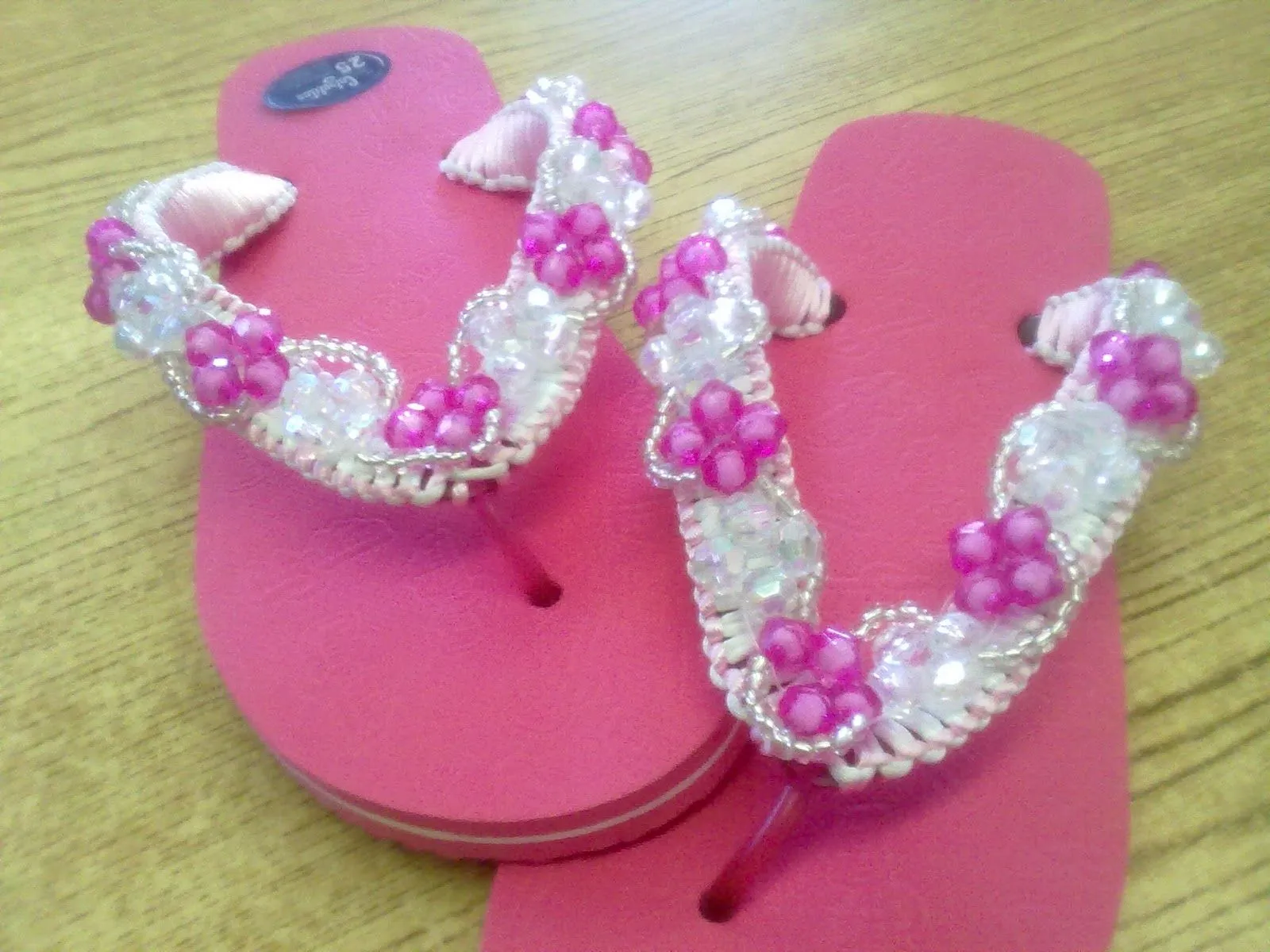 MIS MANUALIDADES: Sandalias Decoradas