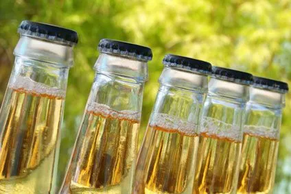 Manualidades de tapas de botellas recicladas | eHow en Español Manualidades de tapas de botellas recicladas | eHow en Español