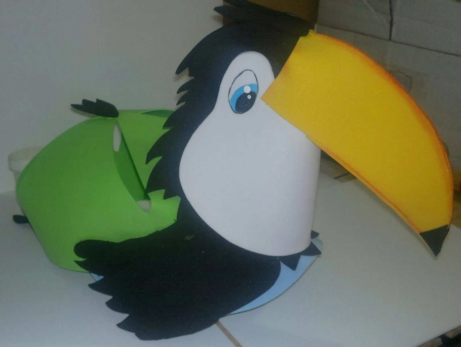 Manualidades TiendasOff: Gorra de Tucan En Foami Manualidades TiendasOff: Gorra de Tucan En Foami