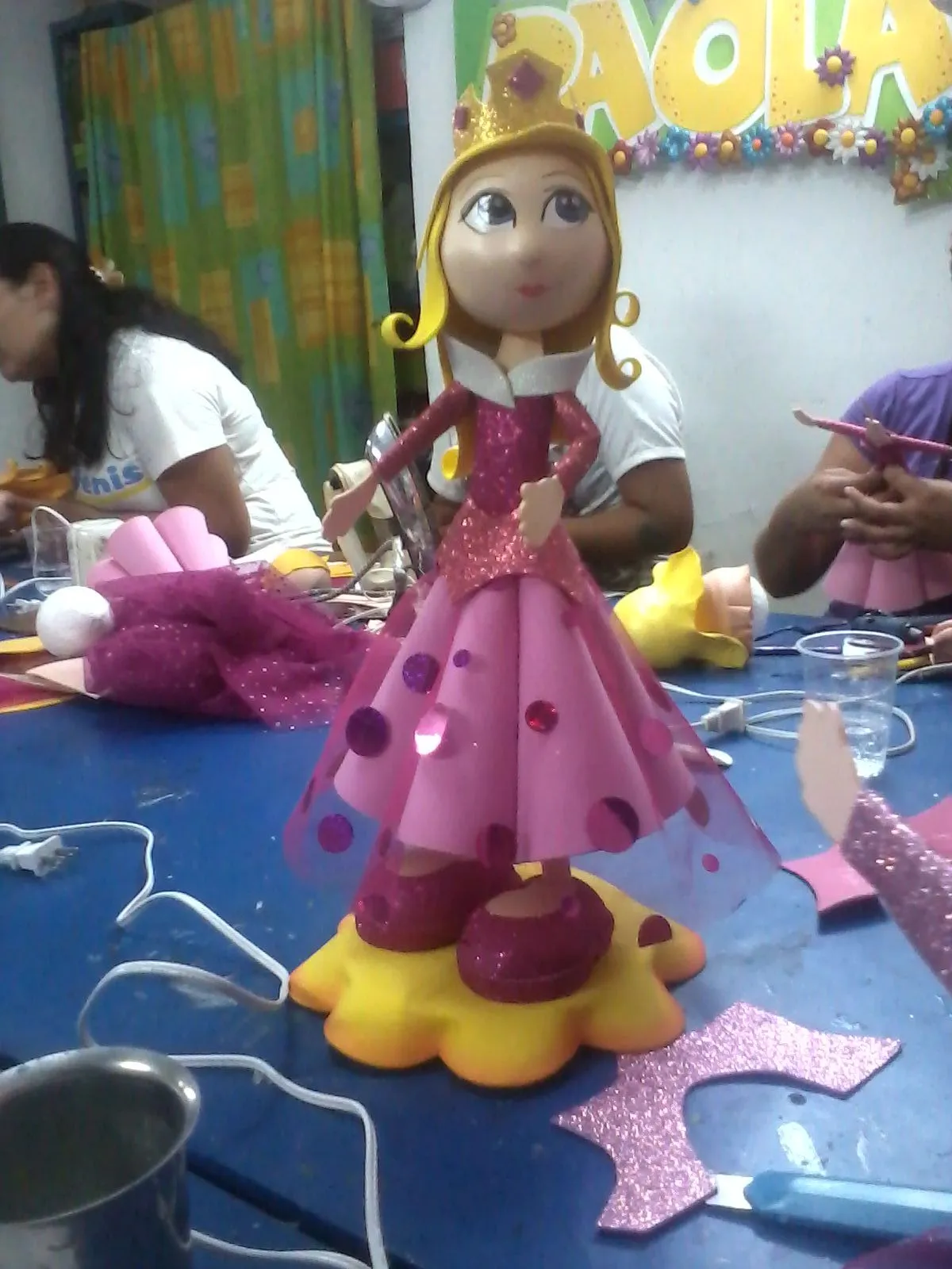 manualidadeshadasita: princesa fofucha en goma eva en 3D manualidadeshadasita: princesa fofucha en goma eva en 3D