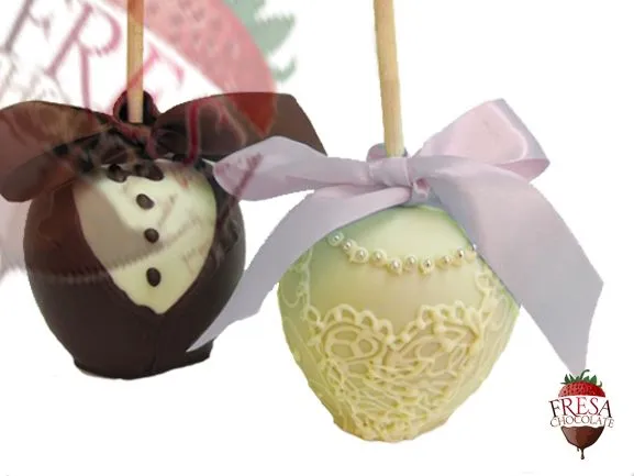 Manzana bañada en chocolate y decorada a mano Manzanas Novios ...