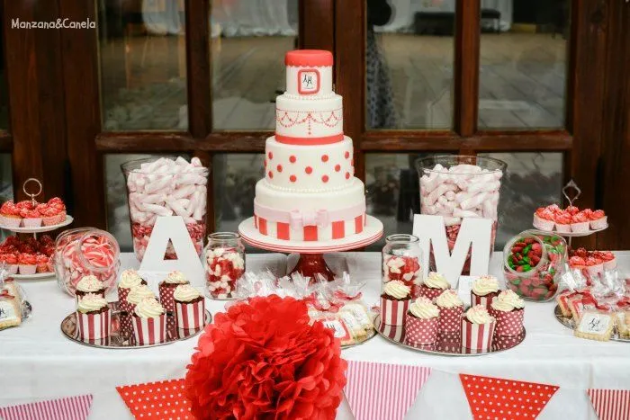 Manzana&Canela: Tarta y mesa dulce para una boda en blanco y rojo