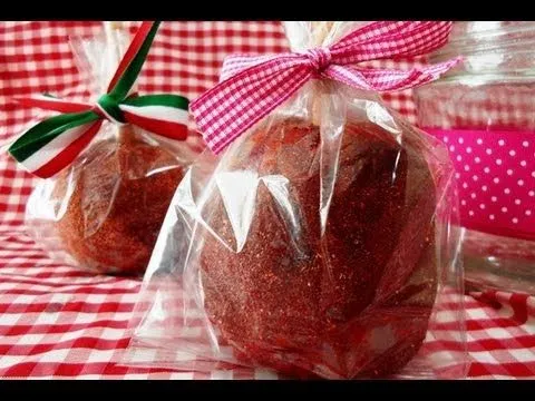 Manzanas con chamoy - YouTube