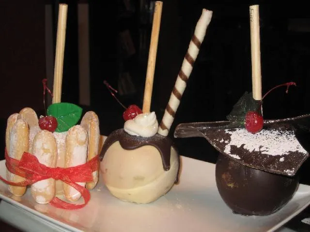 MANZANAS CUBIERTAS Y DECORADAS CON CHOCOLATE 100% COMESTIBLES en A ...