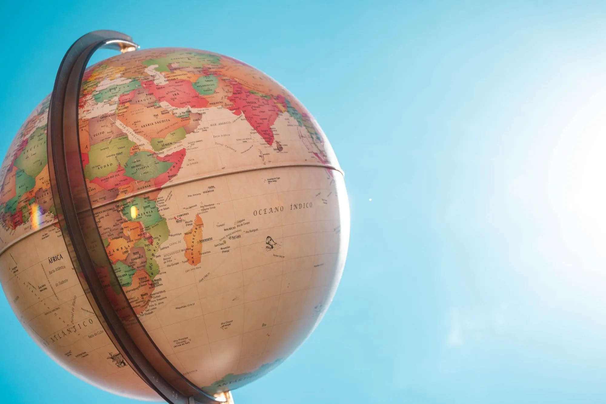 Los mapas nos muestran el tamaño real de los países? Los mapas nos muestran el tamaño real de los países?