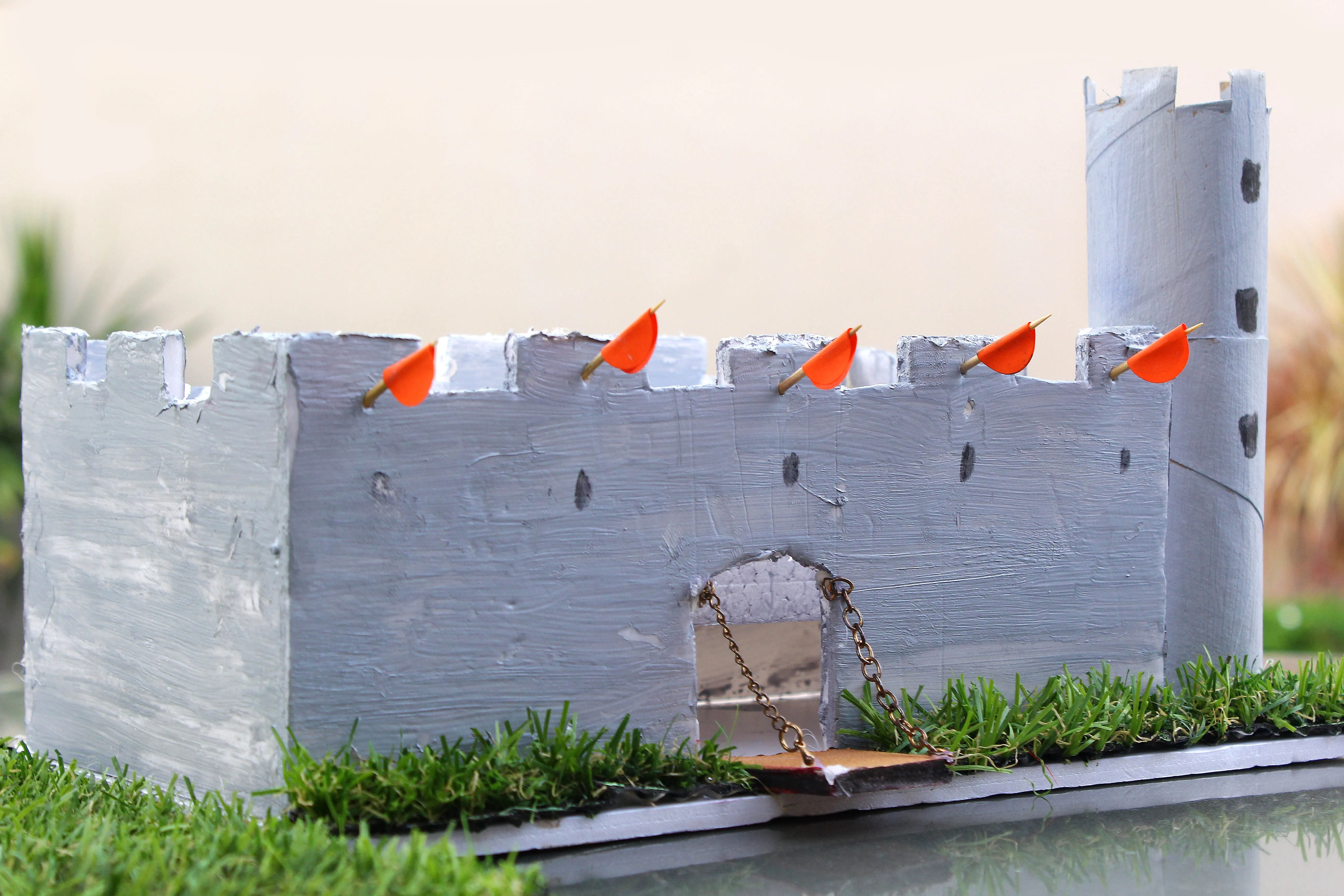 Cómo hacer la maqueta de un castillo (con imágenes)