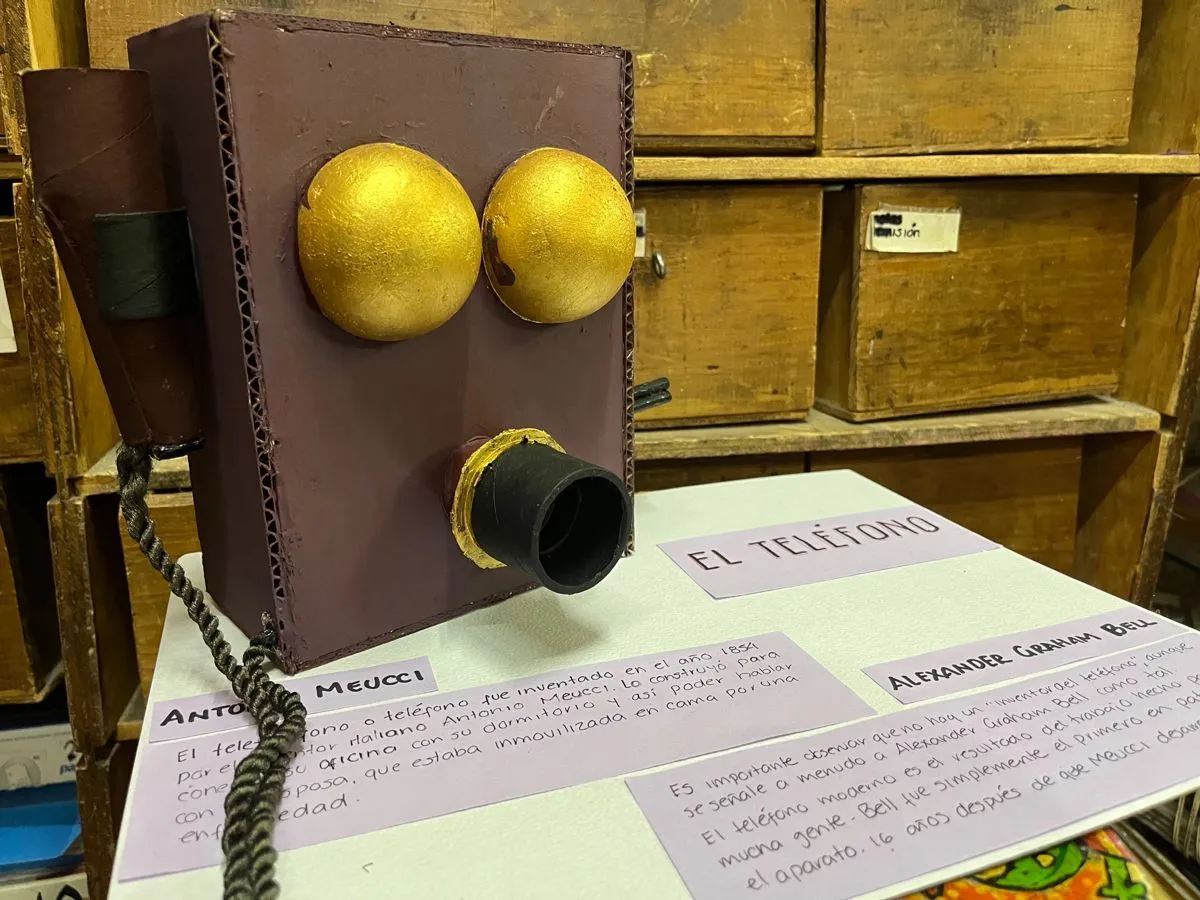 Maqueta teléfono. | Maquetas, Telefono, Feria de ciencias Maqueta teléfono. | Maquetas, Telefono, Feria de ciencias