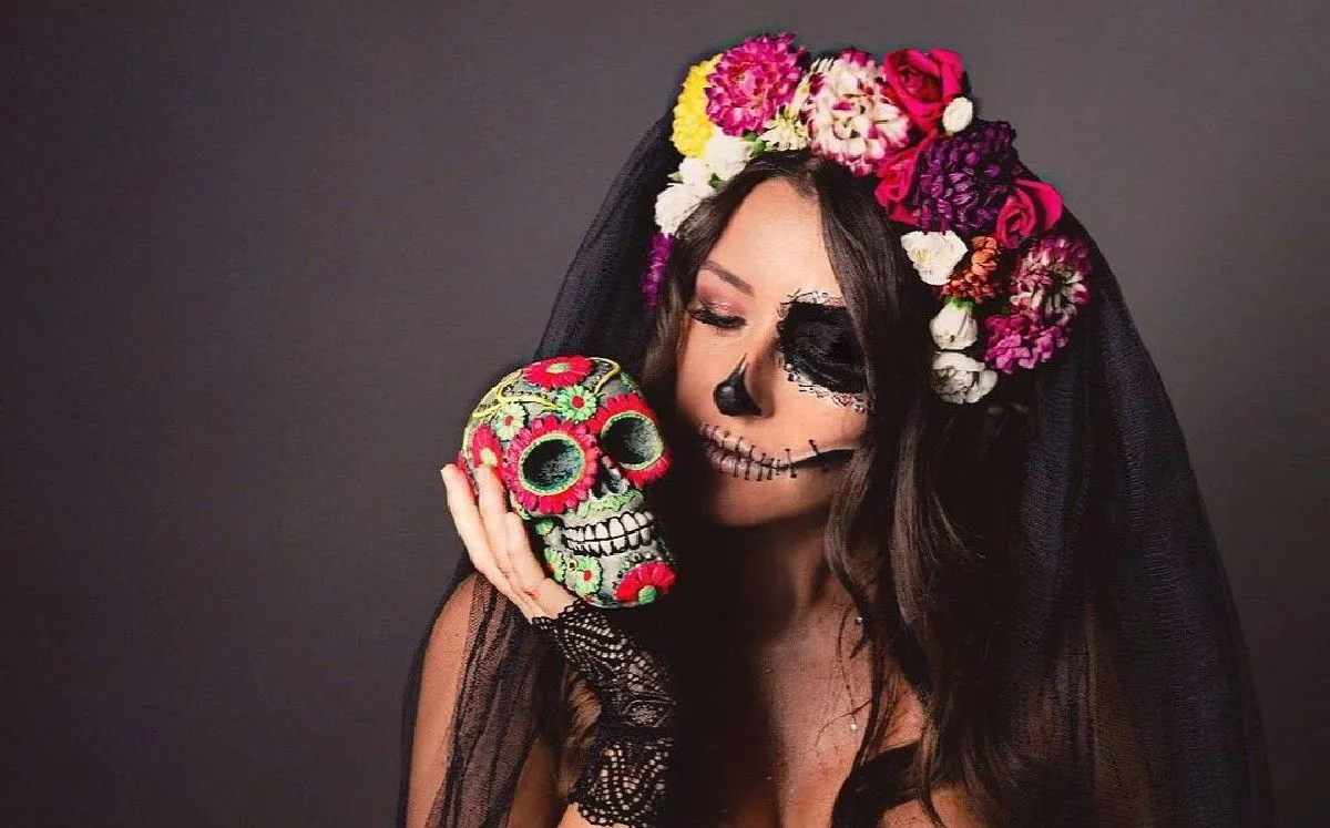 Cómo hacer maquillaje de catrina fácil paso a paso VIDEO - CHIC Magazine Cómo hacer maquillaje de catrina fácil paso a paso VIDEO - CHIC Magazine