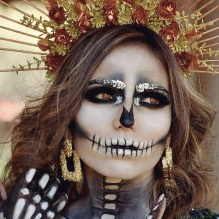 Maquillaje de Catrina: cómo hacerlo paso a paso para el Día de Muertos | Glamour Maquillaje de Catrina: cómo hacerlo paso a paso para el Día de Muertos | Glamour
