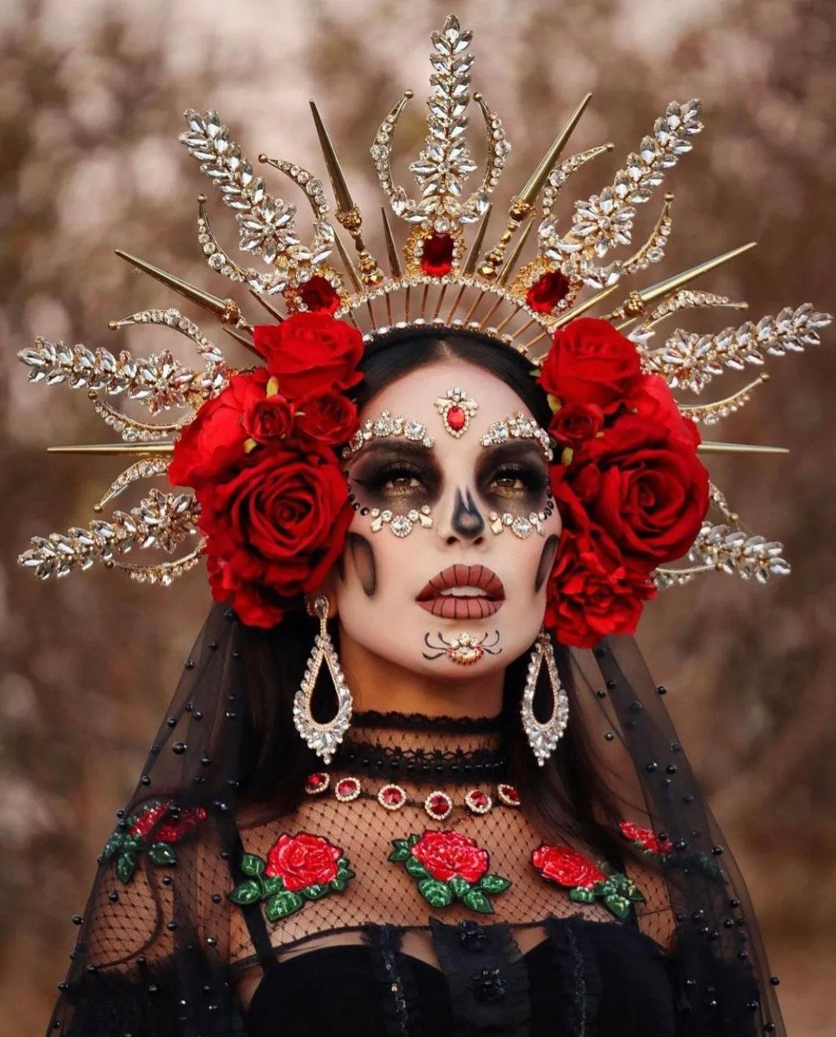 Maquillaje de Catrina con piedras: 5 ideas que lucen de un millón de  dólares | Glamour