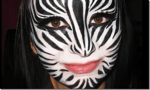 Maquillaje de cebra en la cara - Disfraz casero Maquillaje de cebra en la cara - Disfraz casero