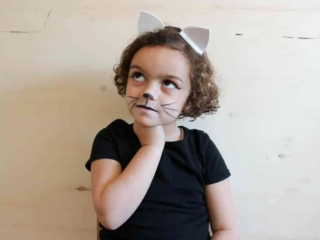 Como hacer un maquillaje de gato sencillo para niños