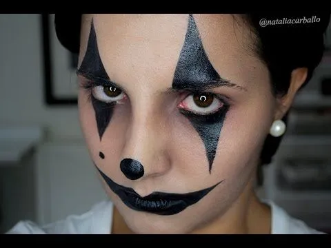 Maquillaje Halloween: Arlequín, bufón | por Natalia Carballo - YouTube Maquillaje Halloween: Arlequín, bufón | por Natalia Carballo - YouTube
